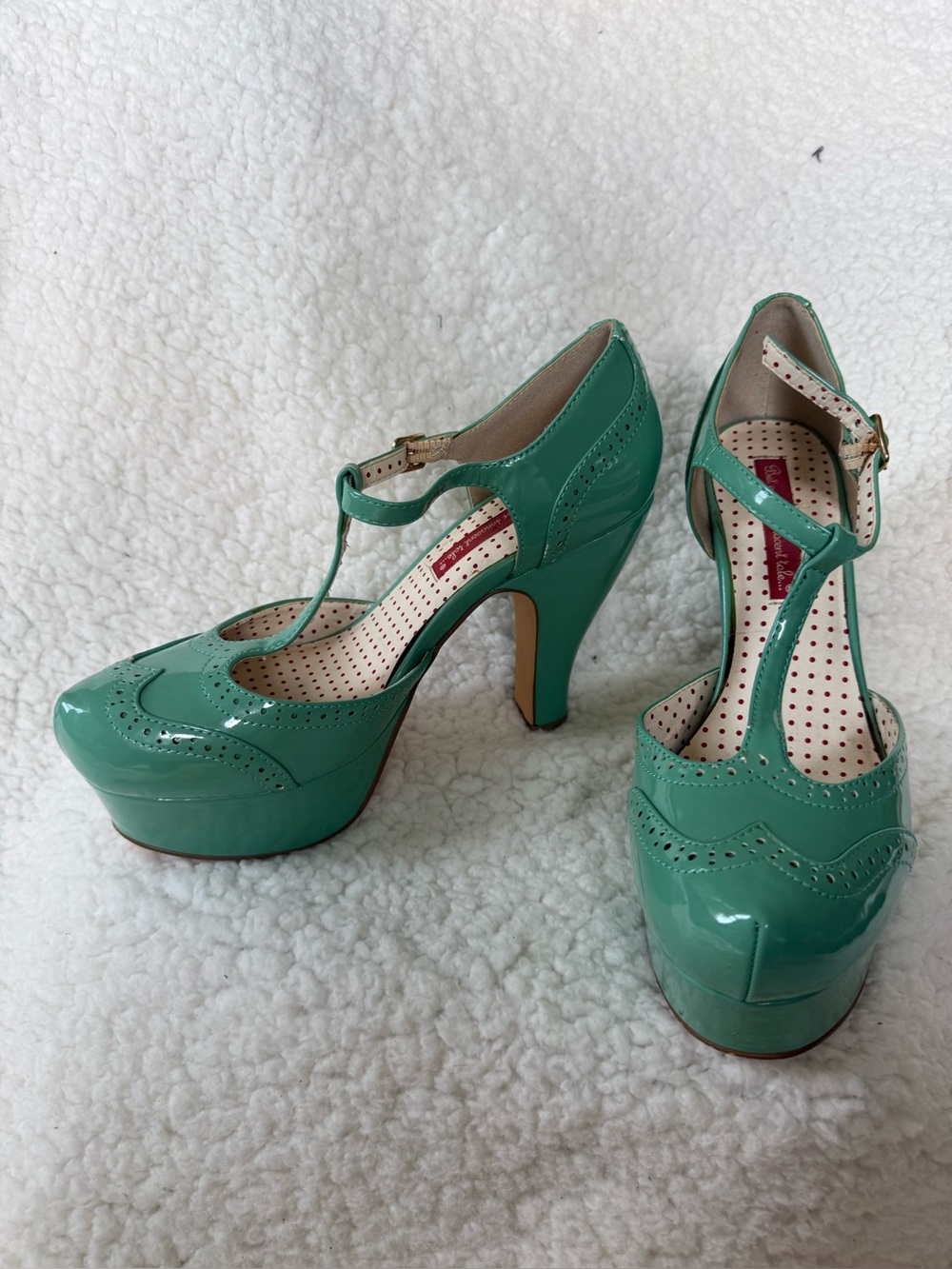 B.A.i.T.  VEGAN SEAFOAM RETRO GREEN T-STRAP FAUX PATENT LEATHER PLATFORM STiLETT